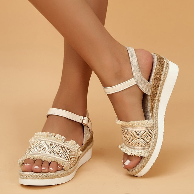 Adira | Klassische und bequeme Wintersandalen