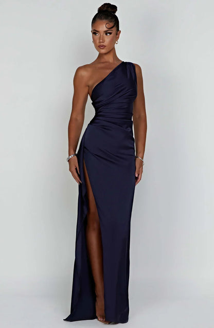 Aaliyah | Zeitloses und elegantes Winterkleid